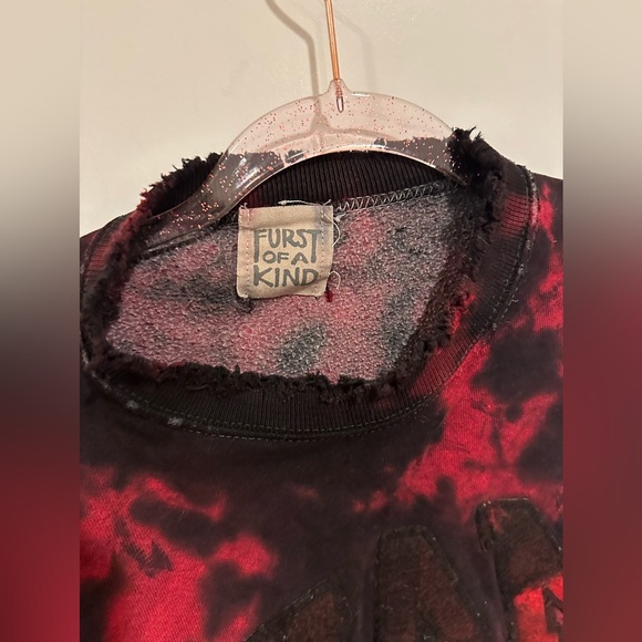 LF Stores University of Miami black & red tie-dye crewneck - Picture 4 of 4